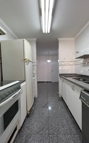 Apartamento à venda com 225m², 3 quartos e 2 vagas Apartamento à venda com 225m², 3 quartos e 2 vagasÁrea de Serviço/Cozinha