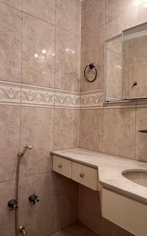 Apartamento à venda com 225m², 3 quartos e 2 vagas Apartamento à venda com 225m², 3 quartos e 2 vagasBanheiro 3