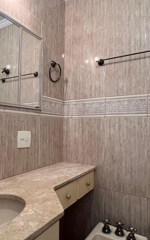 Apartamento à venda com 225m², 3 quartos e 2 vagas Apartamento à venda com 225m², 3 quartos e 2 vagasBanheiro de Serviço