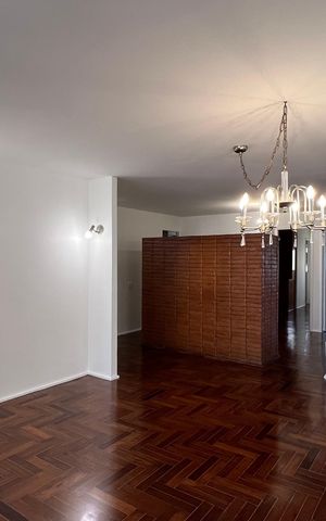 Apartamento à venda com 225m², 3 quartos e 2 vagas Apartamento à venda com 225m², 3 quartos e 2 vagasSala