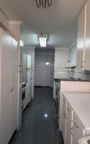 Apartamento à venda com 225m², 3 quartos e 2 vagas Apartamento à venda com 225m², 3 quartos e 2 vagasÁrea de Serviço/Cozinha