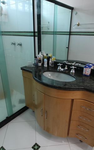 Casa de condomínio à venda com 390m², 4 quartos e 2 vagasQuarto 3 - Banheiro