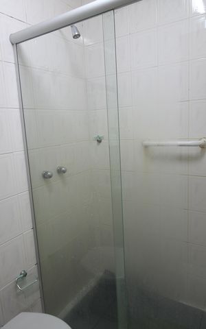 Casa de condomínio à venda com 390m², 4 quartos e 2 vagasBanheiro de Serviço