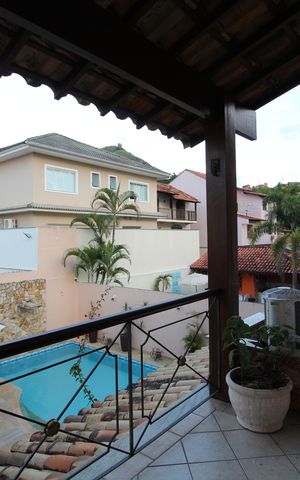Casa de condomínio à venda com 390m², 4 quartos e 2 vagasQuarto 4 - Varanda