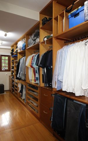 Casa de condomínio à venda com 390m², 4 quartos e 2 vagasQuarto 4 - Closet