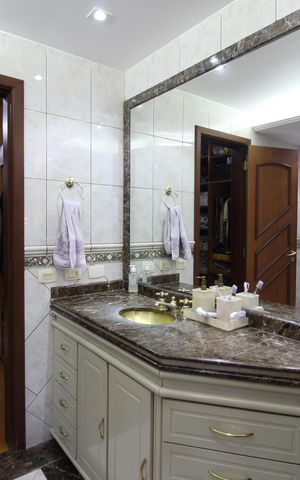 Casa de condomínio à venda com 390m², 4 quartos e 2 vagasQuarto 4 - Banheiro