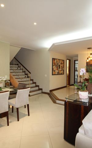 Casa de condomínio à venda com 390m², 4 quartos e 2 vagasSala