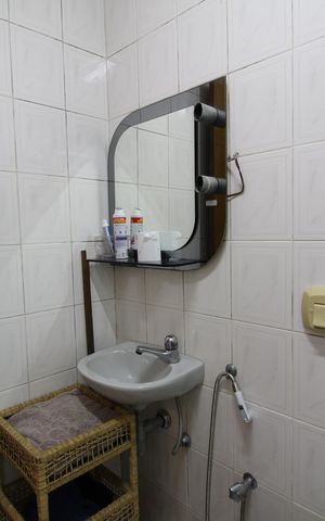 Casa de condomínio à venda com 390m², 4 quartos e 2 vagasBanheiro de Serviço