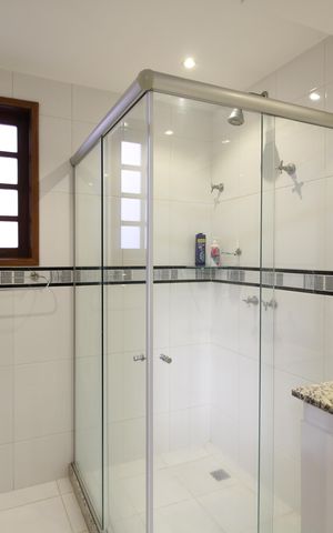 Casa de condomínio à venda com 390m², 4 quartos e 2 vagasQuarto 2 - Banheiro