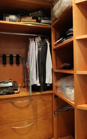 Casa de condomínio à venda com 390m², 4 quartos e 2 vagasQuarto 2 - Closet