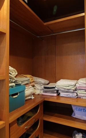 Casa de condomínio à venda com 390m², 4 quartos e 2 vagasQuarto 2 - Closet