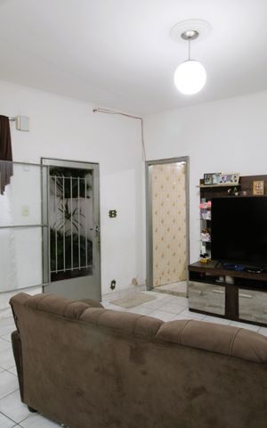 Casa à venda com 185m², 2 quartos e 3 vagasSala
