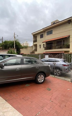 Casa à venda com 185m², 2 quartos e 3 vagas Casa à venda com 185m², 2 quartos e 3 vagasGaragem