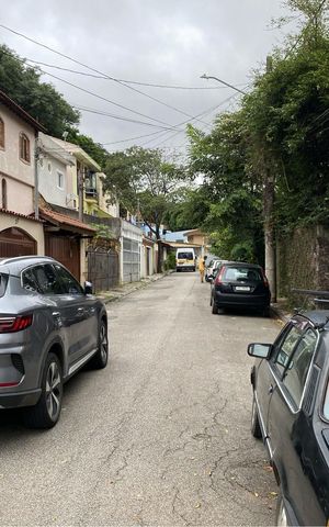 Casa à venda com 185m², 2 quartos e 3 vagas Casa à venda com 185m², 2 quartos e 3 vagasVista da Rua