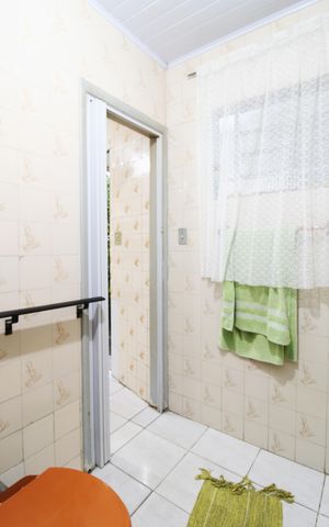 Casa à venda com 185m², 2 quartos e 3 vagasBanheiro