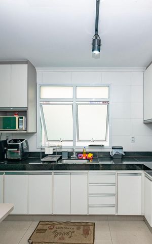 Apartamento à venda com 180m², 3 quartos e 2 vagas Apartamento à venda com 180m², 3 quartos e 2 vagasCozinha