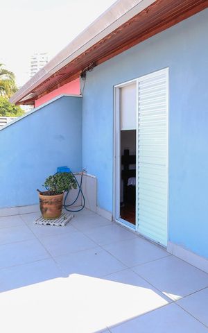 Casa à venda com 250m², 6 quartos e 2 vagas Casa à venda com 250m², 6 quartos e 2 vagasVaranda Quarto 1