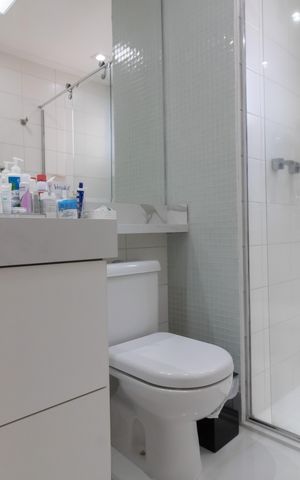 Apartamento à venda com 110m², 2 quartos e 2 vagas Apartamento à venda com 110m², 2 quartos e 2 vagasBanheiro