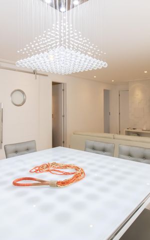 Apartamento à venda com 110m², 2 quartos e 2 vagas Apartamento à venda com 110m², 2 quartos e 2 vagasSala