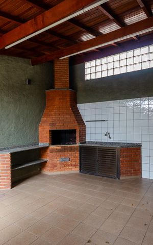 Casa à venda com 203m², 4 quartos e 6 vagas Casa à venda com 203m², 4 quartos e 6 vagasChurrasqueira