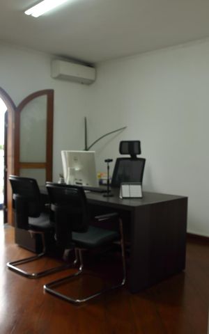 Casa à venda com 650m², 4 quartos e 6 vagasSuíte 2