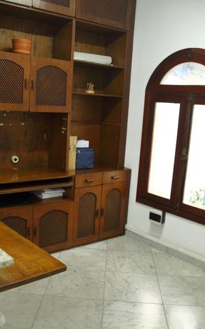 Casa à venda com 650m², 4 quartos e 6 vagasSala