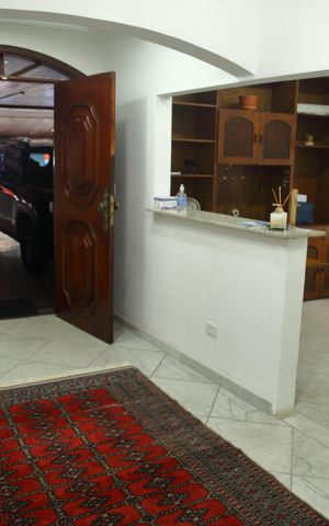 Casa à venda com 650m², 4 quartos e 6 vagasSala