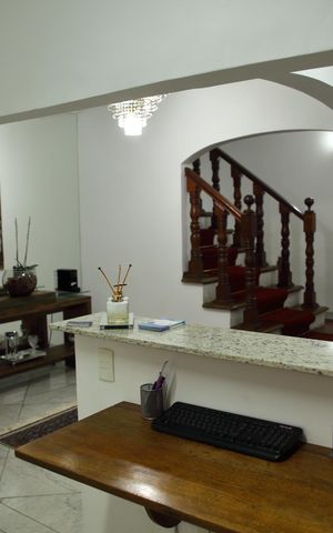 Casa à venda com 650m², 4 quartos e 6 vagasSala