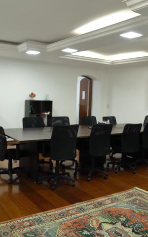 Casa à venda com 650m², 4 quartos e 6 vagasSala II