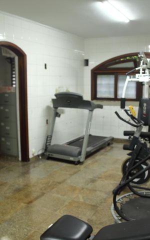 Casa à venda com 650m², 4 quartos e 6 vagasCopa