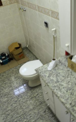 Casa à venda com 650m², 4 quartos e 6 vagasBanheiro Suíte 1