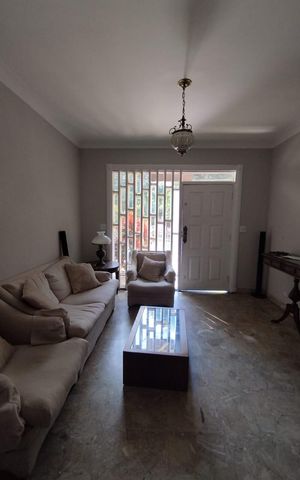 Casa para alugar com 350m², 5 quartos e 4 vagas Casa para alugar com 350m², 5 quartos e 4 vagasSala