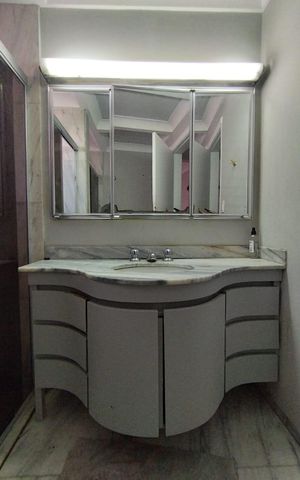Casa para alugar com 350m², 5 quartos e 4 vagas Casa para alugar com 350m², 5 quartos e 4 vagasBanheiro 3