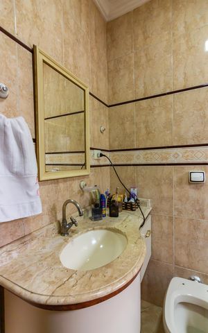 Casa à venda com 220m², 4 quartos e 4 vagas Casa à venda com 220m², 4 quartos e 4 vagasBanheiro