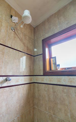 Casa à venda com 220m², 4 quartos e 4 vagas Casa à venda com 220m², 4 quartos e 4 vagasBanheiro