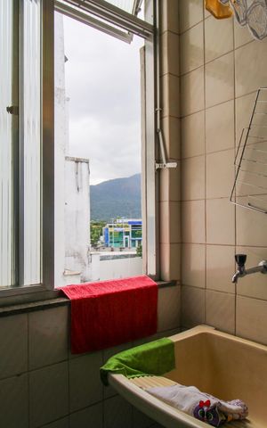 Apartamento à venda com 190m², 3 quartos e 2 vagas Apartamento à venda com 190m², 3 quartos e 2 vagasÁrea de Serviço
