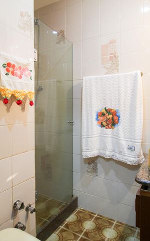 Apartamento à venda com 190m², 3 quartos e 2 vagas Apartamento à venda com 190m², 3 quartos e 2 vagasBanheiro da Suíte 2