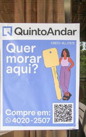Apartamento à venda com 190m², 3 quartos e 2 vagas Apartamento à venda com 190m², 3 quartos e 2 vagasPlaquinha