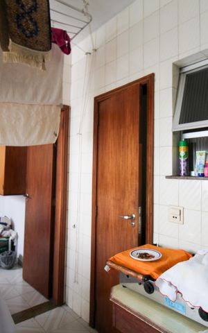 Apartamento à venda com 190m², 3 quartos e 2 vagas Apartamento à venda com 190m², 3 quartos e 2 vagasÁrea de Serviço
