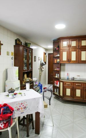 Apartamento à venda com 190m², 3 quartos e 2 vagas Apartamento à venda com 190m², 3 quartos e 2 vagasCozinhaCozinha