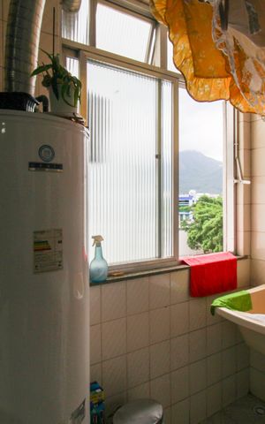 Apartamento à venda com 190m², 3 quartos e 2 vagas Apartamento à venda com 190m², 3 quartos e 2 vagasÁrea de Serviço