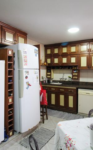 Apartamento à venda com 190m², 3 quartos e 2 vagas Apartamento à venda com 190m², 3 quartos e 2 vagasCozinha
