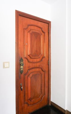 Apartamento à venda com 190m², 3 quartos e 2 vagas Apartamento à venda com 190m², 3 quartos e 2 vagasSala