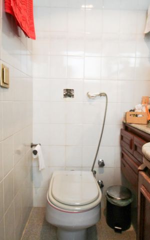 Apartamento à venda com 190m², 3 quartos e 2 vagas Apartamento à venda com 190m², 3 quartos e 2 vagasBanheiro da Suíte 1