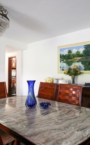 Apartamento à venda com 190m², 3 quartos e 2 vagas Apartamento à venda com 190m², 3 quartos e 2 vagasSala