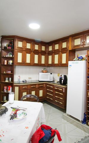 Apartamento à venda com 190m², 3 quartos e 2 vagas Apartamento à venda com 190m², 3 quartos e 2 vagasCozinha