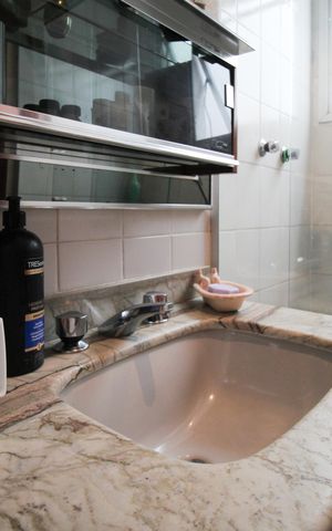 Apartamento à venda com 190m², 3 quartos e 2 vagas Apartamento à venda com 190m², 3 quartos e 2 vagasBanheiro da Suíte 1