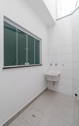 Casa à venda com 95m², 3 quartos e 2 vagas Casa à venda com 95m², 3 quartos e 2 vagasÁrea de Serviço