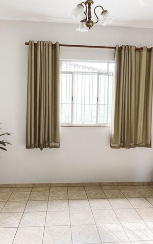 Casa à venda com 100m², 4 quartos e 2 vagas Casa à venda com 100m², 4 quartos e 2 vagasSala