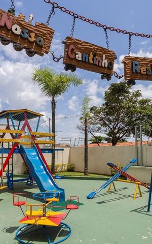 Apartamento à venda com 90m², 3 quartos e 2 vagas Apartamento à venda com 90m², 3 quartos e 2 vagasÁrea comum - Playground